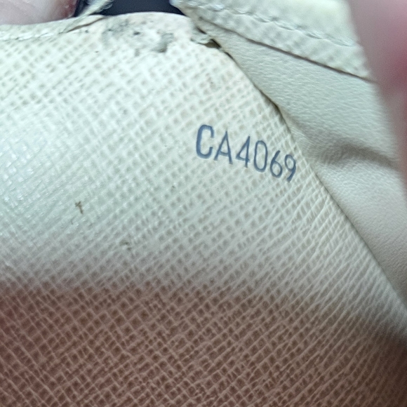 Repurposed/Upcycled keychain - Picture 7 of 8